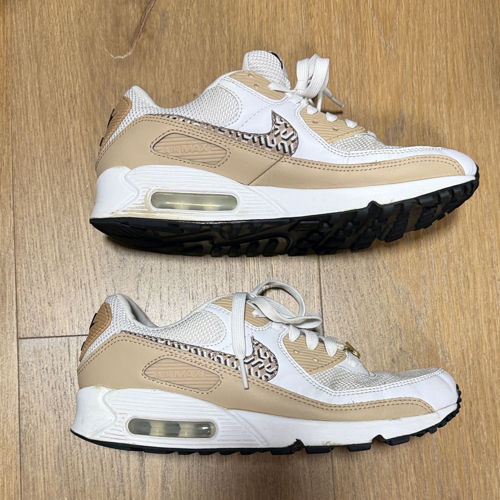 Nike Air Max 90 United in Victory Womens size 8.5